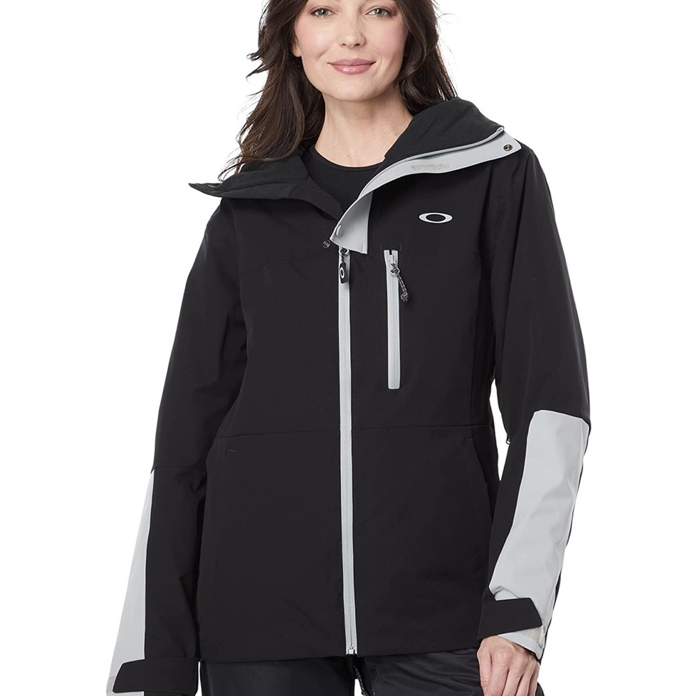 NWT Oakley Camilia Core Insulated Jacket Blackout Large!  Perfect for snow!
